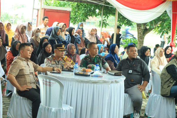 Kapolres Tulang Bawang Barat Tinjau Proses Pelipatan Kertas Surat Suara Pemilu 2024