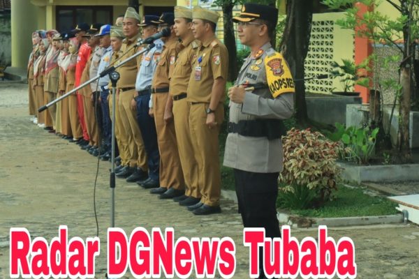 Kapolres Tulang Bawang Barat bersama Forkopimda Pimpin Upacara Bendera Hari Senin di SMP Negeri 6 Tulang Bawang Barat